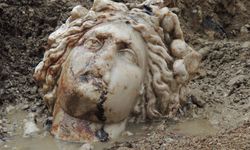 Yabancıların gözü Kütahya'ya yöneldi: Kentteki heykele beğeni yağdı