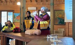 Gediz'de depremin yıl dönümünde kalp krizi eğitim semineri düzenlendi