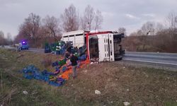 Kütahya'da pazarcı kamyoneti felakete takla attı: 3 yaralı