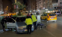 Kütahya'da gece karıştı: Kazada genç kadın hastanelik oldu