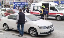 Kütahya'da tehlikesiyle meşhur yaya geçidinde kaza: 1 yaralı