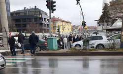 Kütahya Laleli ışıklarında feci kaza: Parmağı koptu, kopan parçayı aradılar