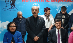 Kütahya’da CHP bayramlaşmasında dikkat çeken mesaj: Tamer Yenikaya’dan “buruk bayram” vurgusu