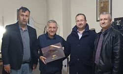 Kütahya'da 40 yıldır vergi ödeyen esnafa hediye takdim edildi