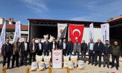 Tavşanlı’da 9 ton aspir tohumu dağıtıldı: 114 çiftçi için yeni üretim dönemi başladı