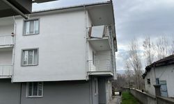 Kütahya’da acı olay: Balkonundan düşen yaşlı adam hayatını kaybetti