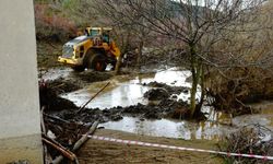 Kütahya’da gölet taştı: Aile son anda kurtuldu