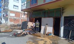 Facianın eşiğinden dönüldü: Depo yangını büyümeden söndürüldü