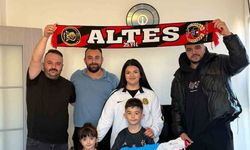 Kumbarasındaki parayı Eskişehirspor'a bağışlayan Hüseyin Buğra'ya sürpriz hediye