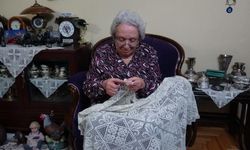 Kütahya'da 70 yıldır örgü ören Ayşe teyze sırrını anlattı: ''Bu iş sabır ister''
