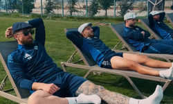 Şampiyonlar 'köylü' kasketini taktı: ''Tenhalarda menhalarda bitmiş aşkın''