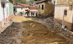 Kütahya'da ilçe doğalgaza kavuştu: Mahalle ve sokaklardaki hasar kaldırma sürüyor