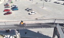 Kütahya'da motosikletliler yaya üst geçitlerini kullandı, emniyetten uyarı geldi