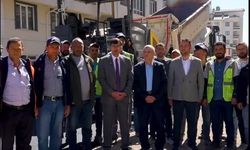 Kütahya'daki mahalleye 3500 ton asfalt serimi: ''Güzel bir yere geldik desinler''