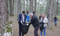 Dumlupınar’da Doğaya Nefes Oldular: Ormanlık Alanlardan Çuvallarca Atık Çıktı