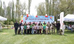 Kütahya Pazarlar’da geleneksel şenlikte uçurtmalar havalandı