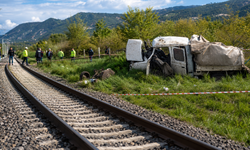 Kütahya’da Yolcu Treni Kamyonete Çarptı: 4 Kişi Yaralandı