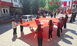 Hisarcık'ta 19 Mayıs coşkusu gençlik yürüyüşü ile yaşandı