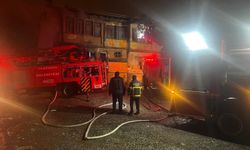 KÜTAHYA’DA KORKUTAN YANGIN:TERK EDİLMİŞ BİNA YANDI