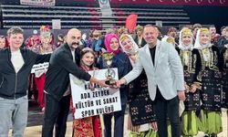 Sahnenin yıldızı: İzmir'de alkışlar şampiyon Kütahya ekibi Ada Zeybek için yükseldi