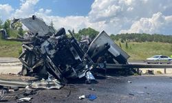 Kütahya Yolunda Feci Kaza: Tır Sürücüsü Hayatını Kaybetti