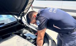 Motor bölümüne sıkışan kediyi itfaiye ekipleri kurtardı