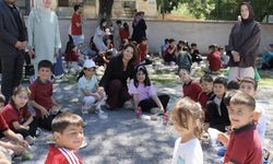 Kütahya'da hayır çarşısı etkinliği öğrencilere keyifli anlar yaşattı