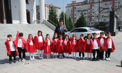 Kütahya'da Miniklerden Kudüs Selamı! Salon Ayakta Alkışladı
