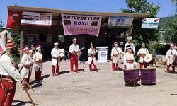 Kütahya'da kiraz festivalinde vatandaşlar eğlenceye doydu