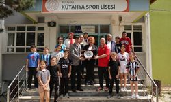 Belediye Başkanı Kahveci'den Spor Ortaokulu ve Lisesi’ne ziyaret