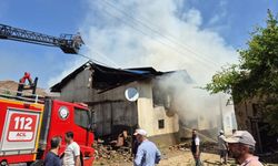 Kütahya'da köy yangını ortalığı cehenneme çevirdi