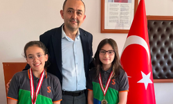Şehitler Ortaokulu öğrencilerinden dev başarı: Kütahya'yı temsil edecekler