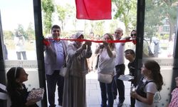 Kütahya'da kursiyeler kollarına altın bileziği taktı: Yıl sonu sergisi düzenlendi