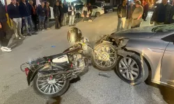 Otomobille çarpışan motosiklet sürücüsü ağır yaralandı