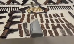 Kütahya'da durdurulan araç cephanelik çıktı: 5 şüpheli yakalandı