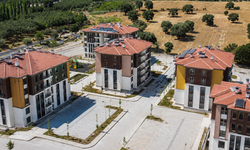 Gediz’de TOKİ 5. Etap’ta Sona Gelindi! Başkan Akel Konutlarda İnceleme Yaptı
