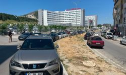 Kütahya’da Hastane Çevresinde Park Çilesi Bitmiyor