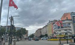 Kütahya'da Temmuz sürprizi! Ani sıcaklık düşüşü vatandaşların kıyafet tercihini değiştirdi