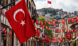 Kütahya Belediyesi’nden Dikkat Çeken Çağrı: Bayraklarınızı Asın!