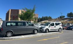 Kütahya’da Hastane Önlerinde Park Çilesi: Araçlar Kaldırımlara Taştı