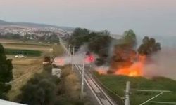 Kütahya'da boş arazide çıkan yangın demir yolu hattını sardı: Ekipler seferber oldu!