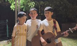 Kütahya’da Görenler Durup İzledi! 5 Yaşında Başladılar, Şehir Şehir Müzik Yapıyorlar