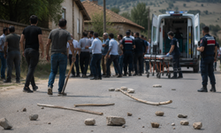 Taşlı sopalı kavga kanlı bitti! 2 yaralı, 2 tutuklama