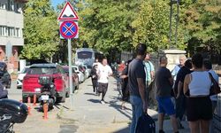 Bazıları sınava motorla son anda yetişti, bazıları ise kapıdan döndü
