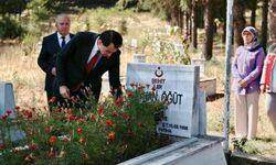 Hisarcık'ta şehit Ayhan Öğüt kabri başında dualarla anıldı