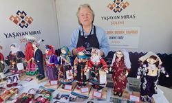 Kütahyalı sanatçı şehrin yöresel kıyafetlerini bez bebeklerle gelecek kuşaklara aktarıyor