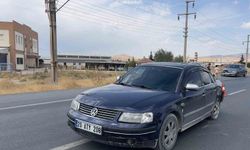 İki otomobil kafa kafaya çarpıştı: 1 yaralı