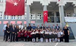 Şaphane'de İlköğretim Haftası gösteri ve şiirlerle kutlandı