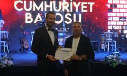 Kütahya'da İş Dünyasının Buluştuğu Gecede Sertifikalar Sahiplerini Buldu! Yasin Pehlivangil’e Sertifika Takdimi