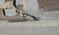 İstanbul’daki Acı Olaydan Ders Alınmadı mı? Kütahya’da Korkutan Kablo Manzarası!